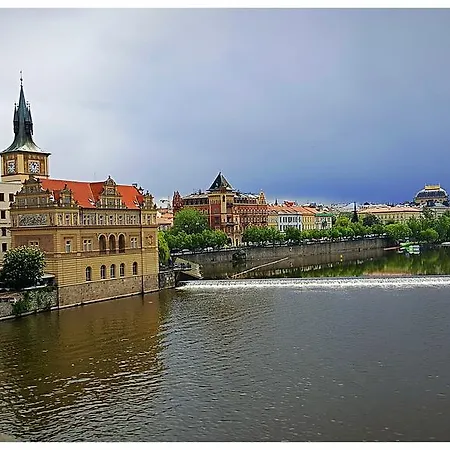 Karluv Praga