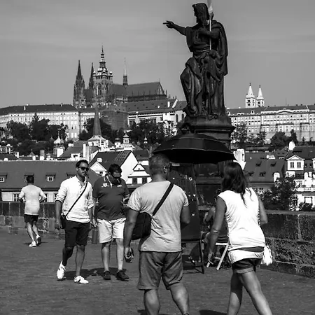 Studio Karluv Most * Prague