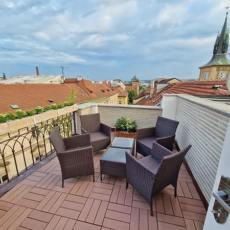 Apartment Studio Karluv Most